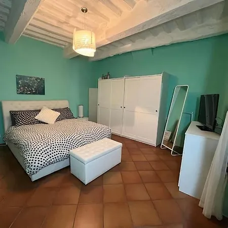 A Due Passi Da Piazza Grande Apartment
