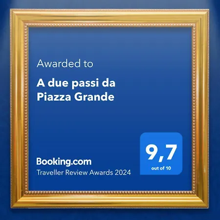 A Due Passi Da Piazza Grande Apartment *